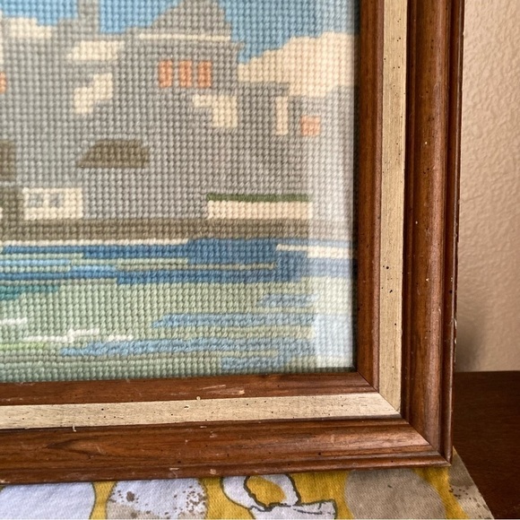 Vintage cross stitch city scene framed tapestry - Picture 4 of 16